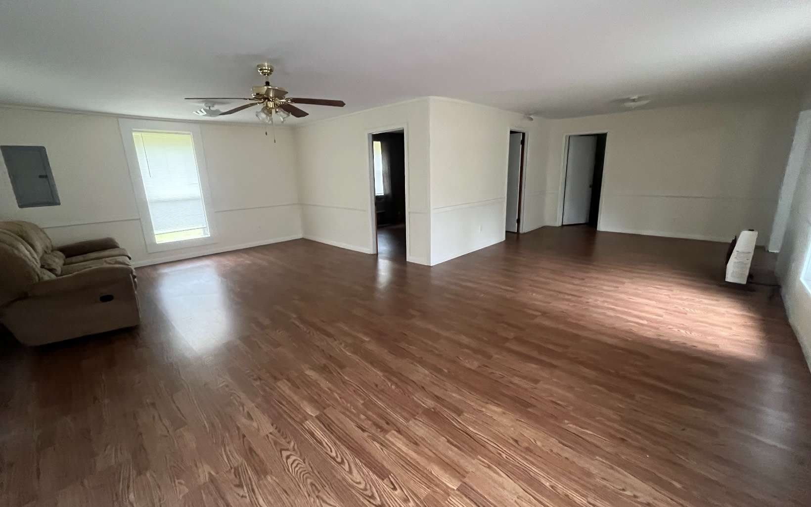 255 NE PEACHTREE – photo 5