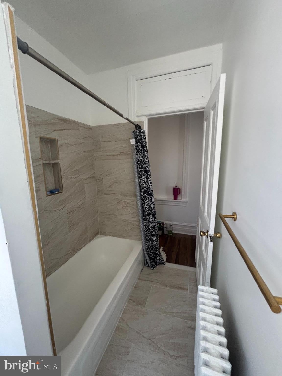 923 HYATT Street – photo 2