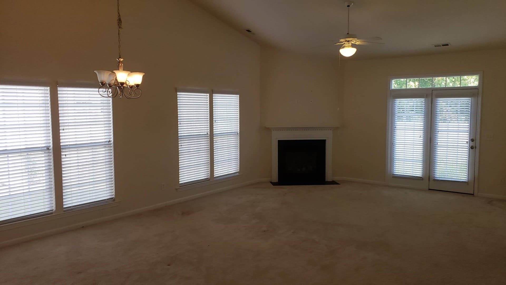 One level townhouse, no stairs, convenient to Lewisville/Clemmons – photo 3