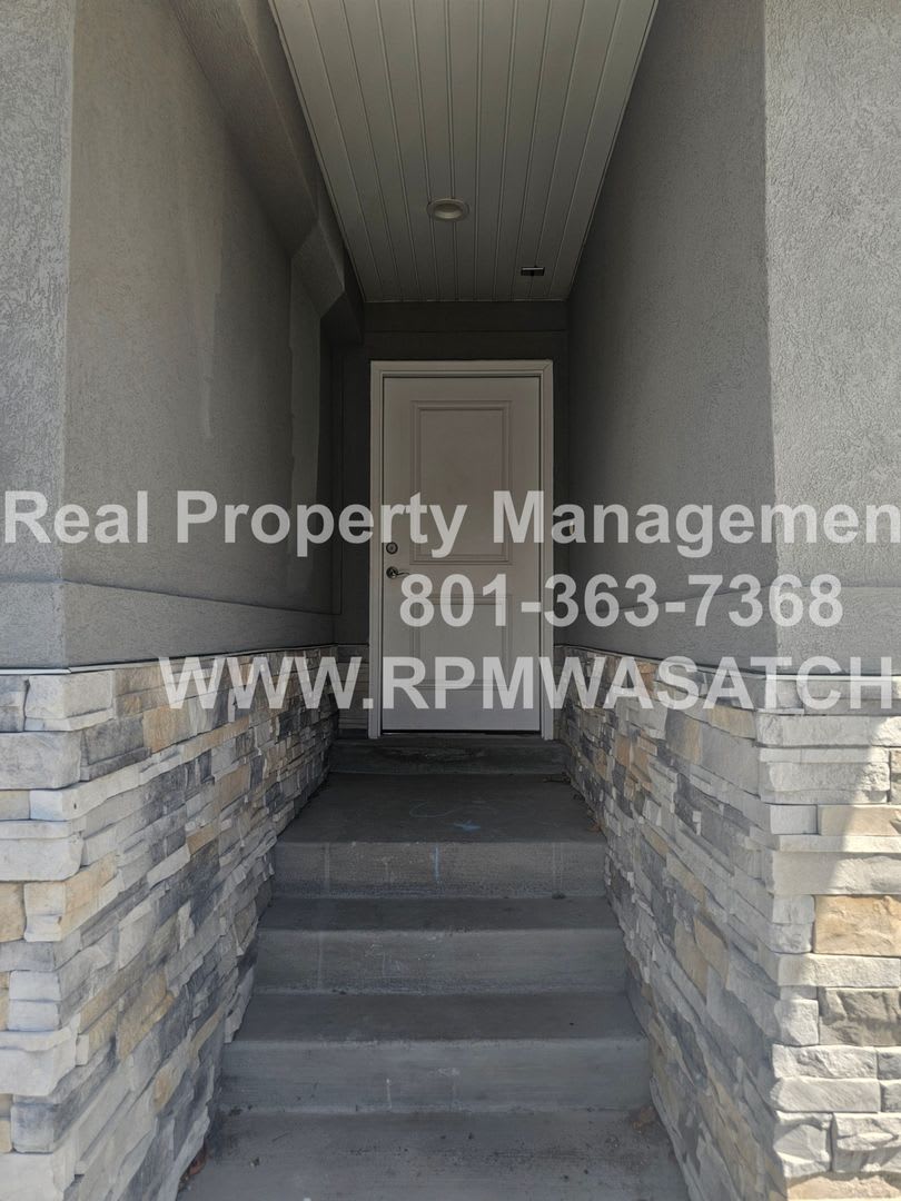 Beautiful Tooele Town House Available Now – photo 3