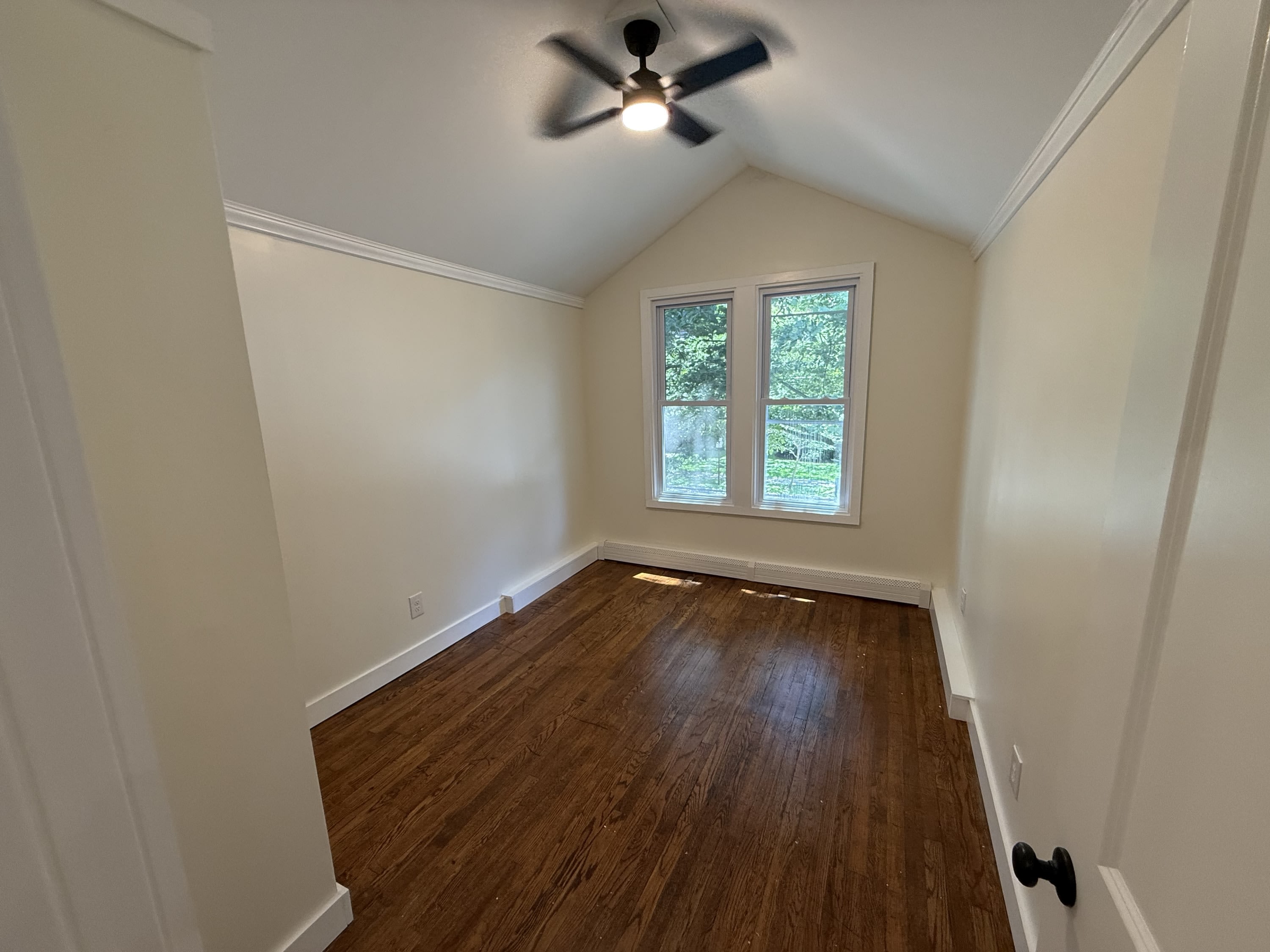 229 South Geneva Street – photo 4