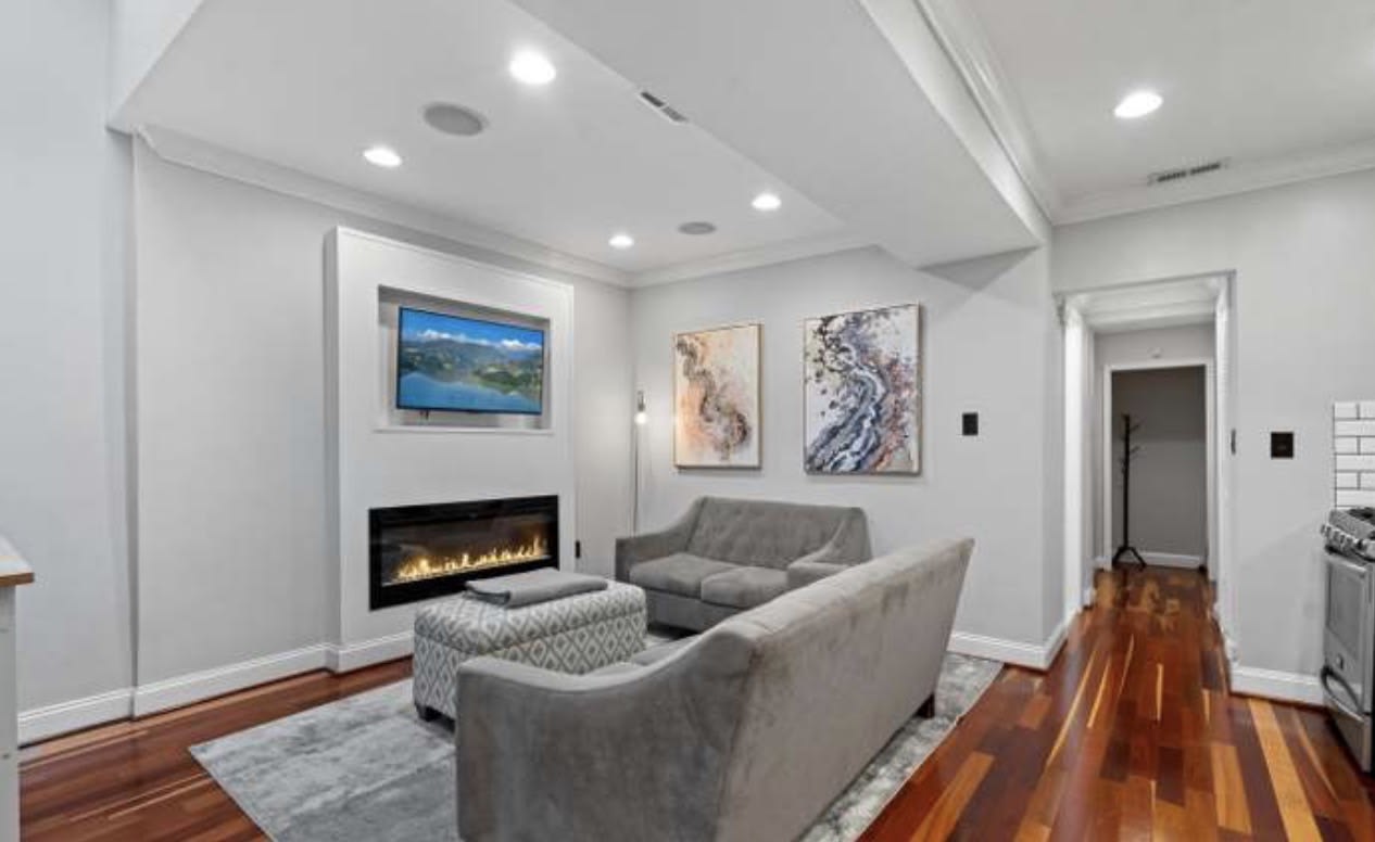 1317 Adams Street Northeast – photo 2