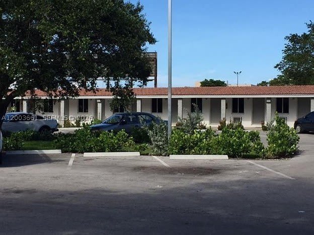 371 NE 80th Ter – photo 2