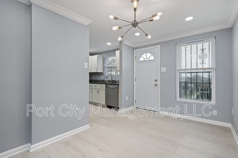 1507 Retreat Street 1 – photo 4