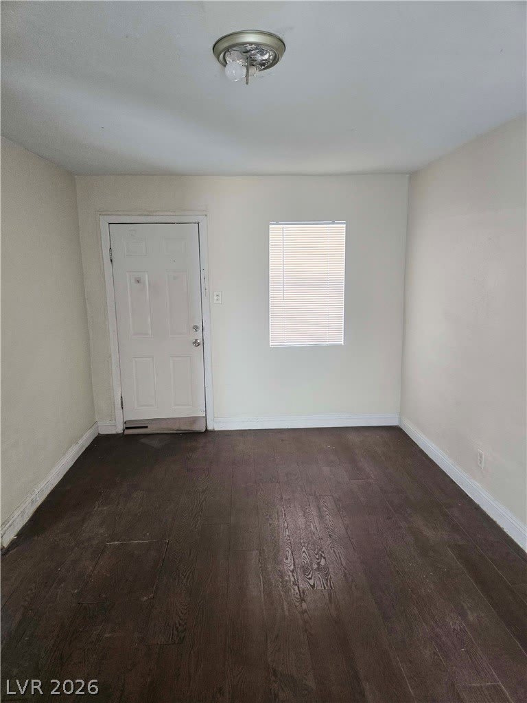 413 W Van Buren Avenue – photo 2