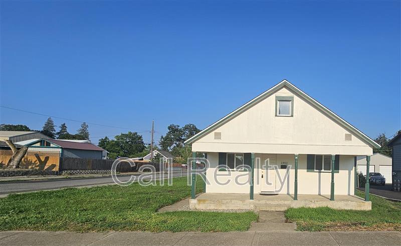 2903 N Smith – photo 1