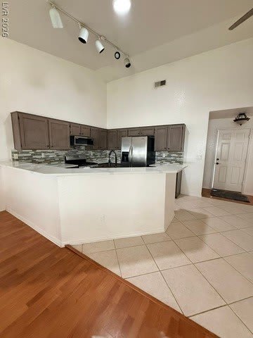 875 Serpentina Ave. – photo 3