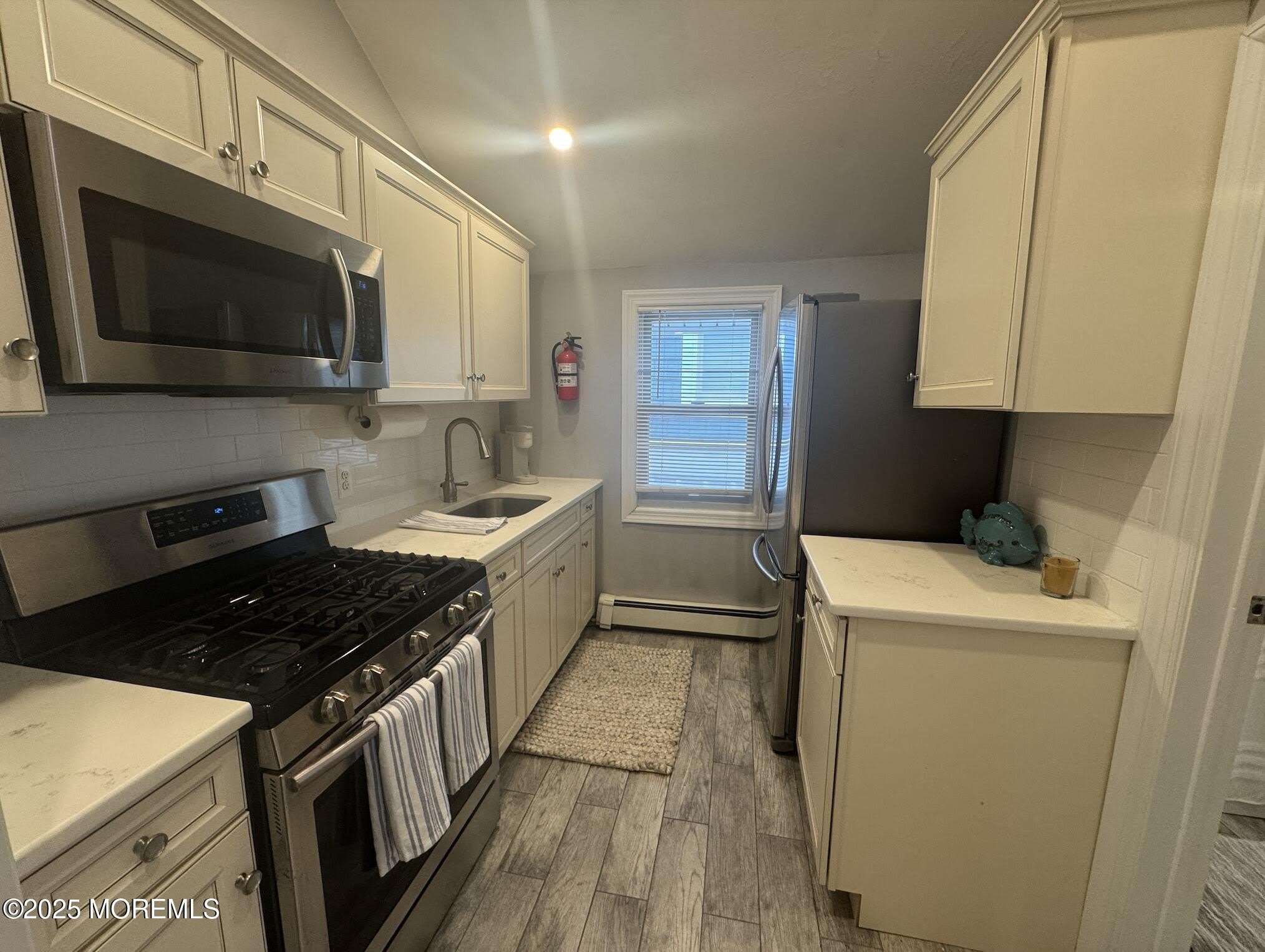 158 1st Avenue – photo 4