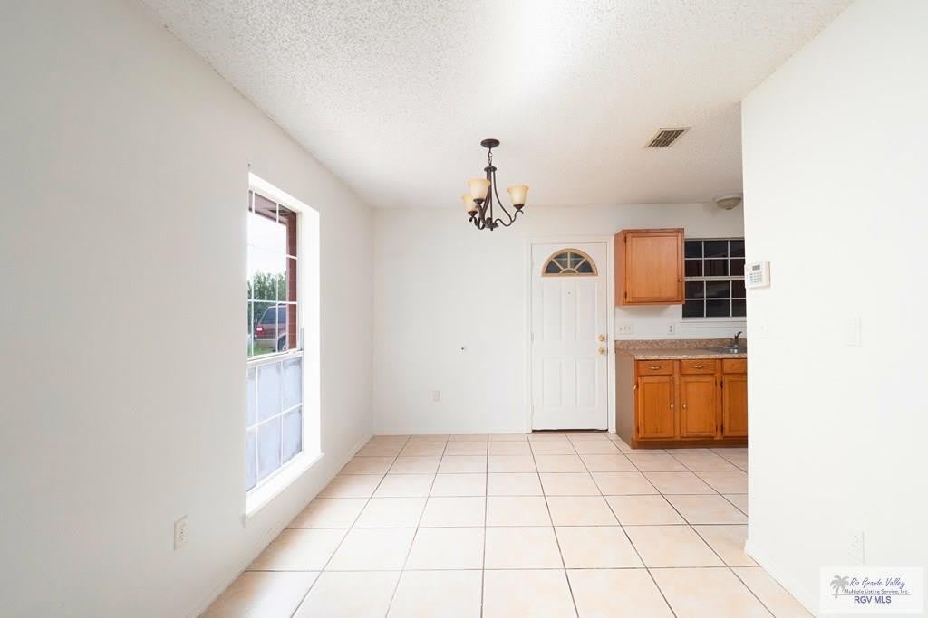 2111 EL ARROYO ST. – photo 4