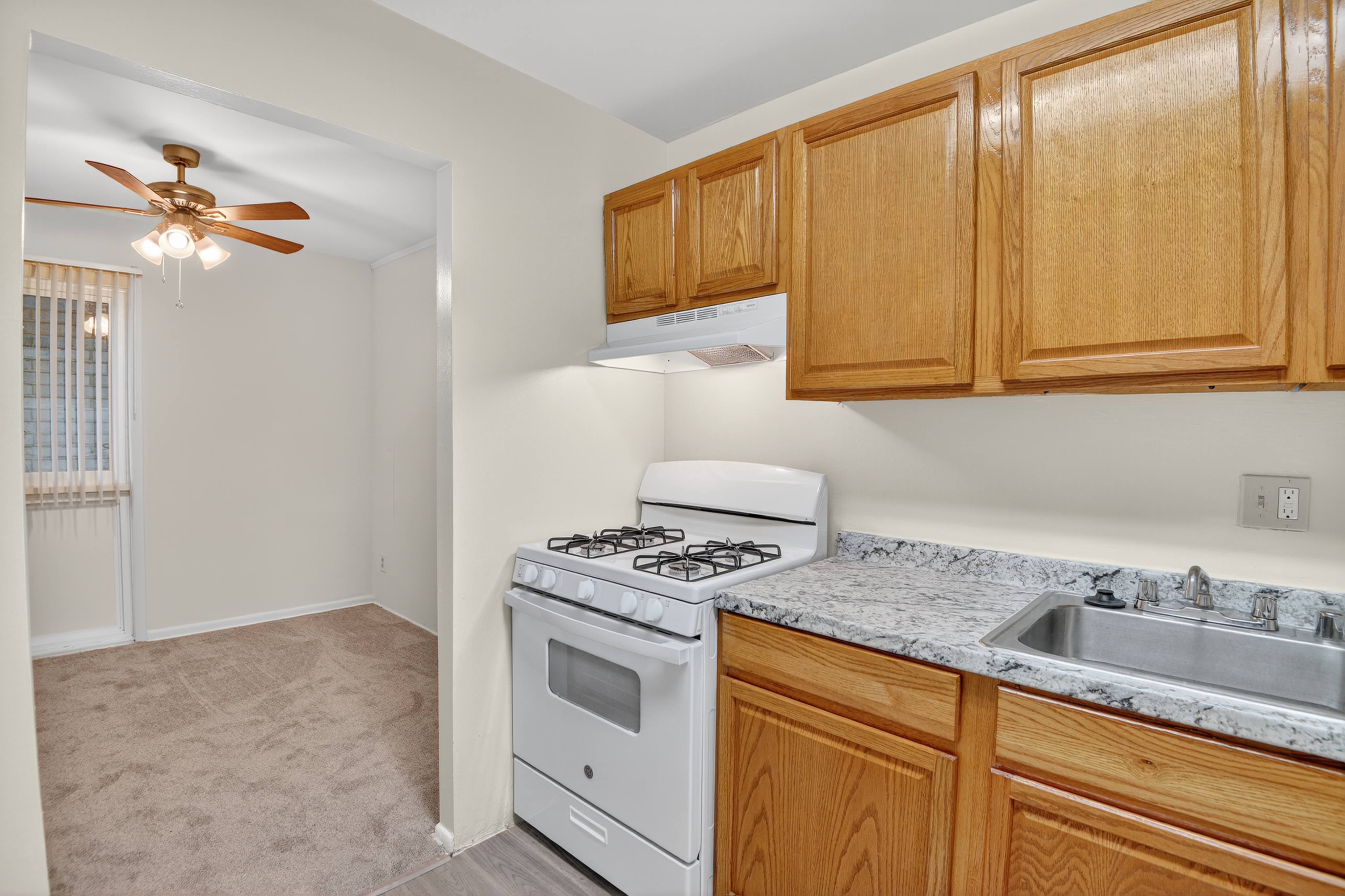 Pinebrook Apartments – photo 1
