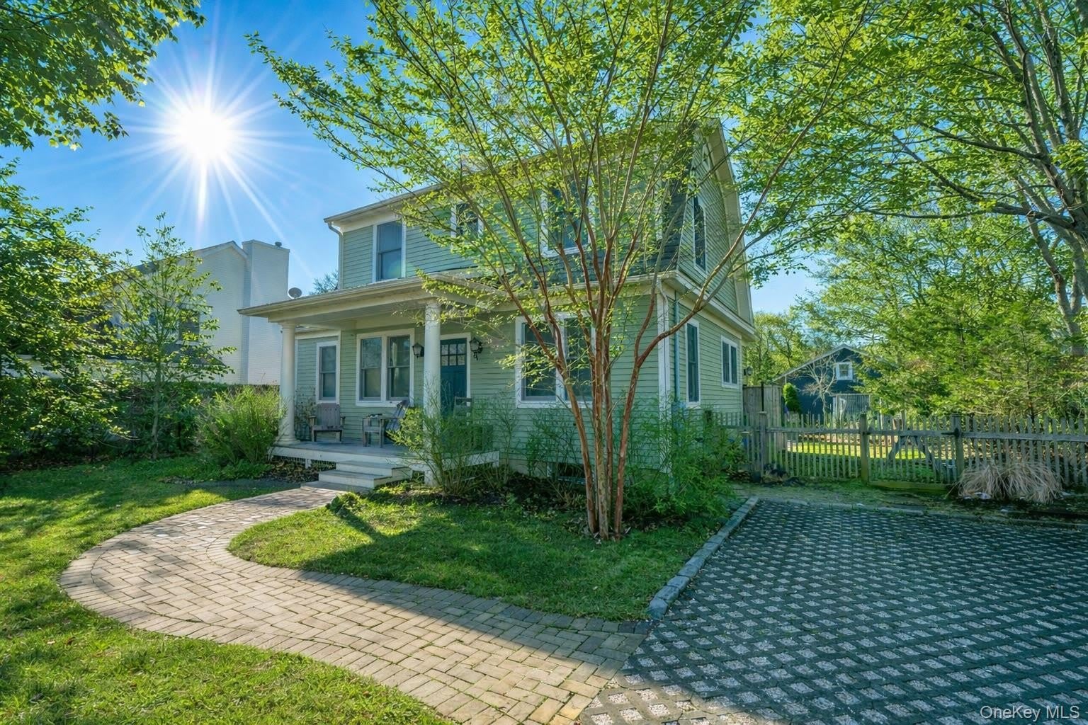 460 Bay Avenue – photo 1