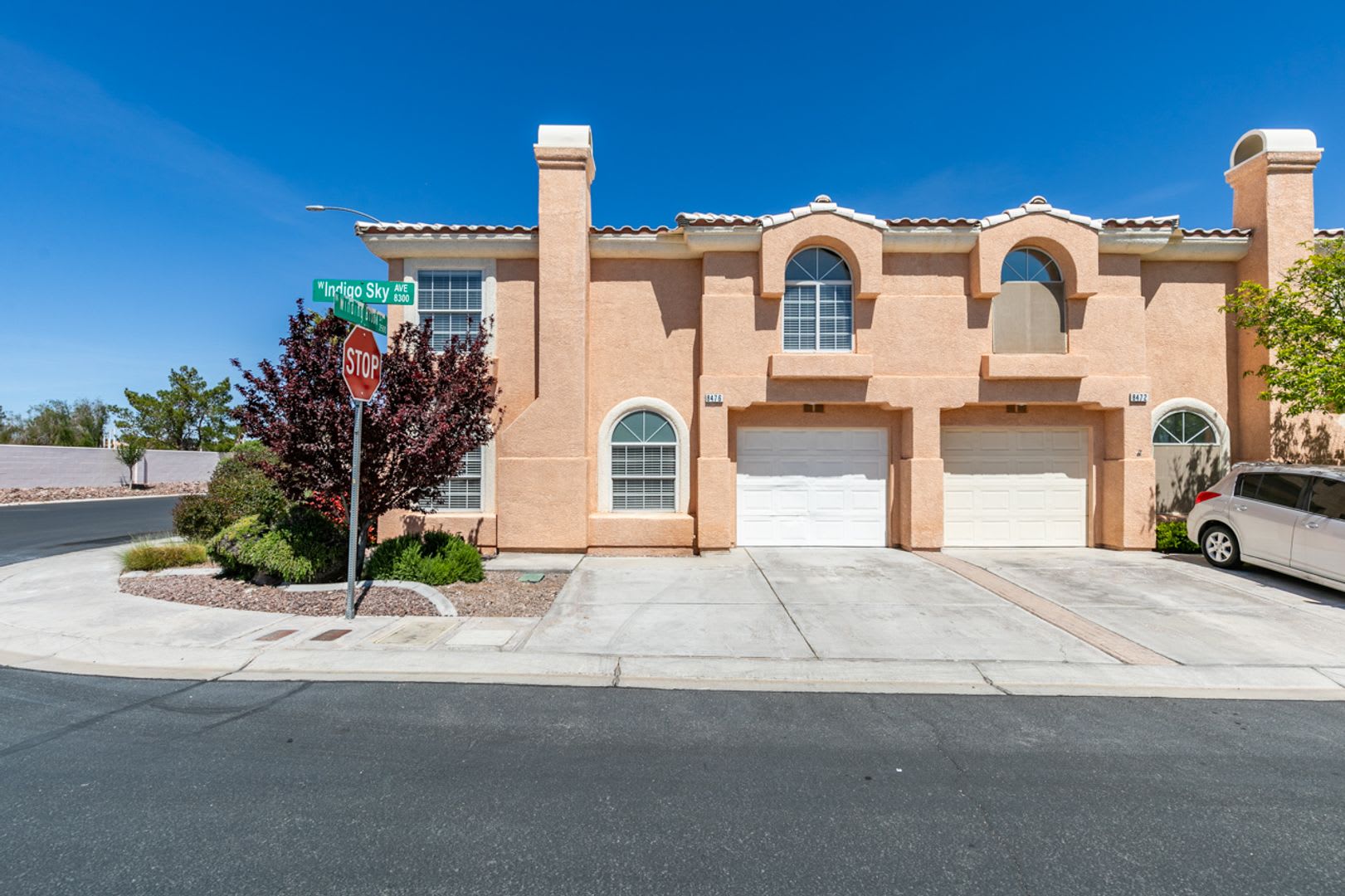 3 Bedroom Townhouse with attached garage in Gated Community – photo 1