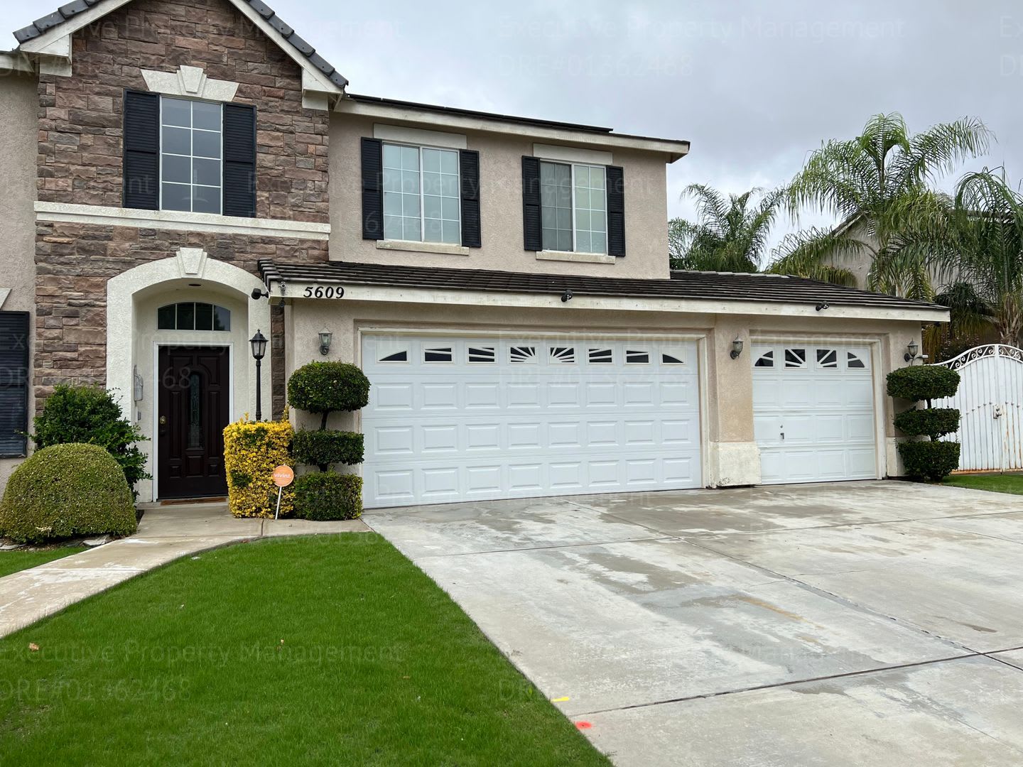 Stunning 4 Bedroom 3 Bathroom Home Located In The Westside Of Bakersfield This Spacious House Offers A Range Of Amenities That Will Surely Impress – photo 3