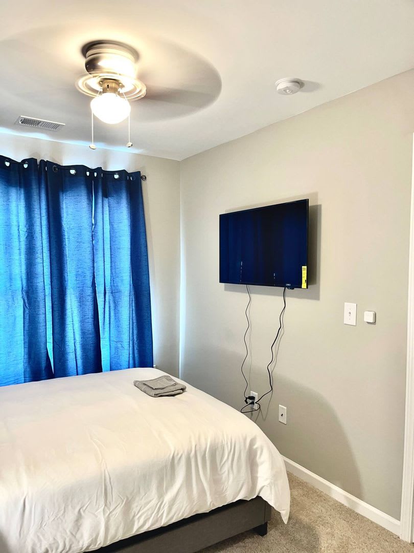 Room In 3 Bedroom Townhome At Laurel Ridge Cir – photo 3
