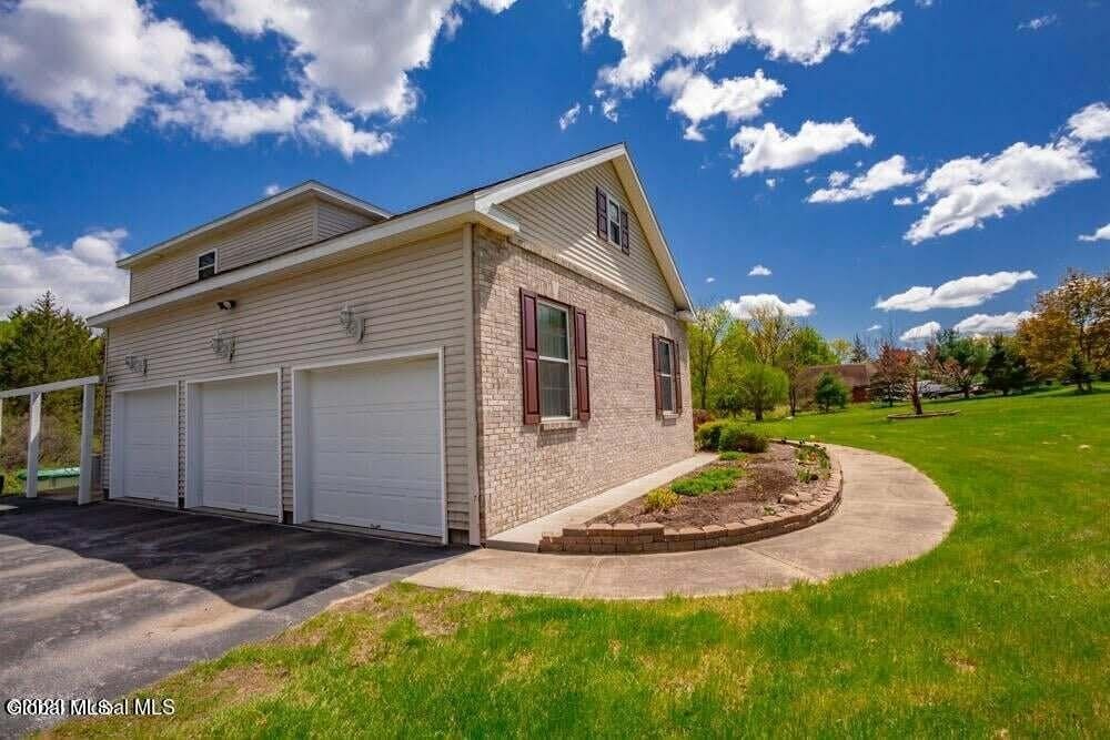 620 Sacandaga Road – photo 2