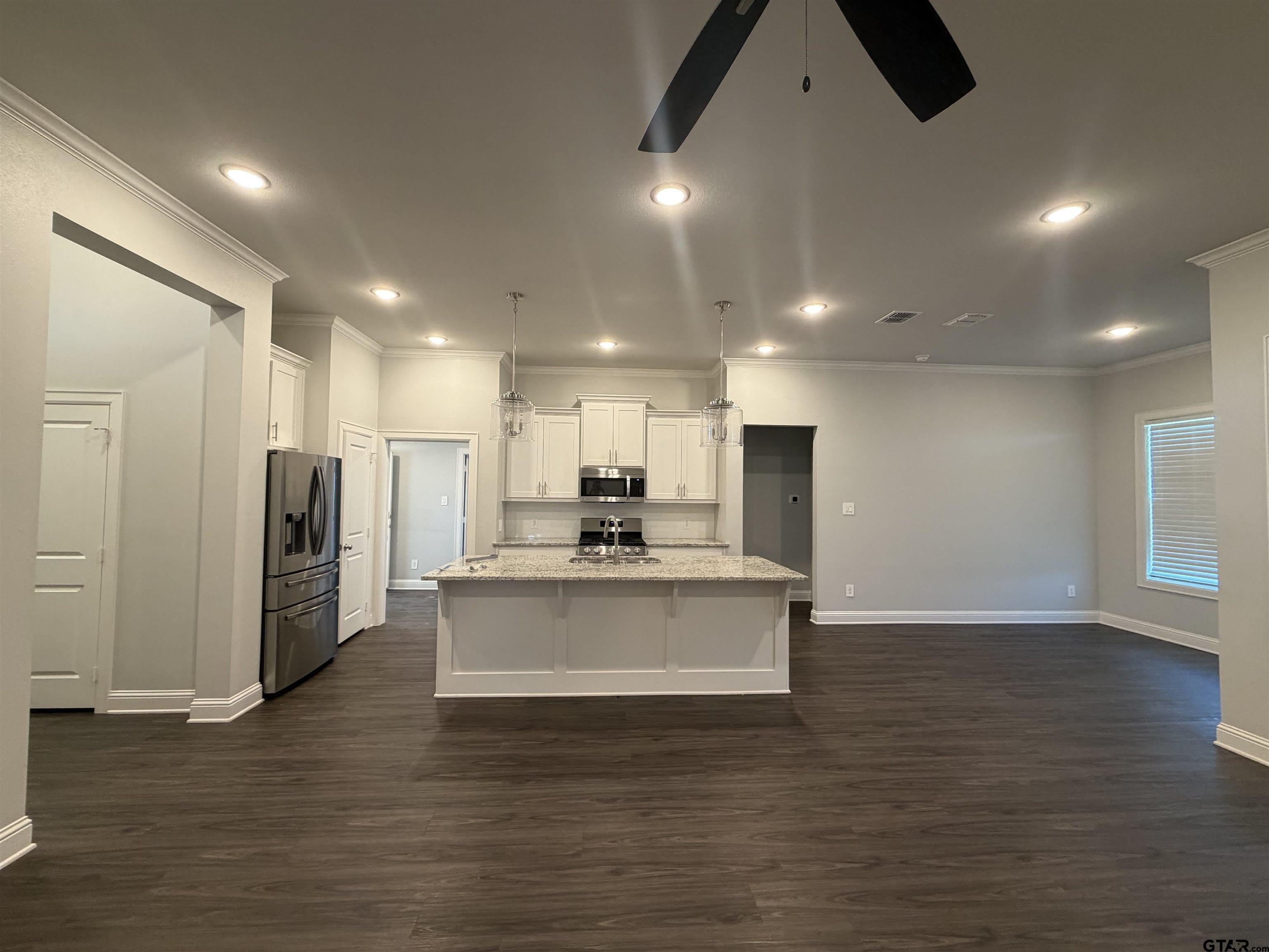 227 Amanda Avenue – photo 3