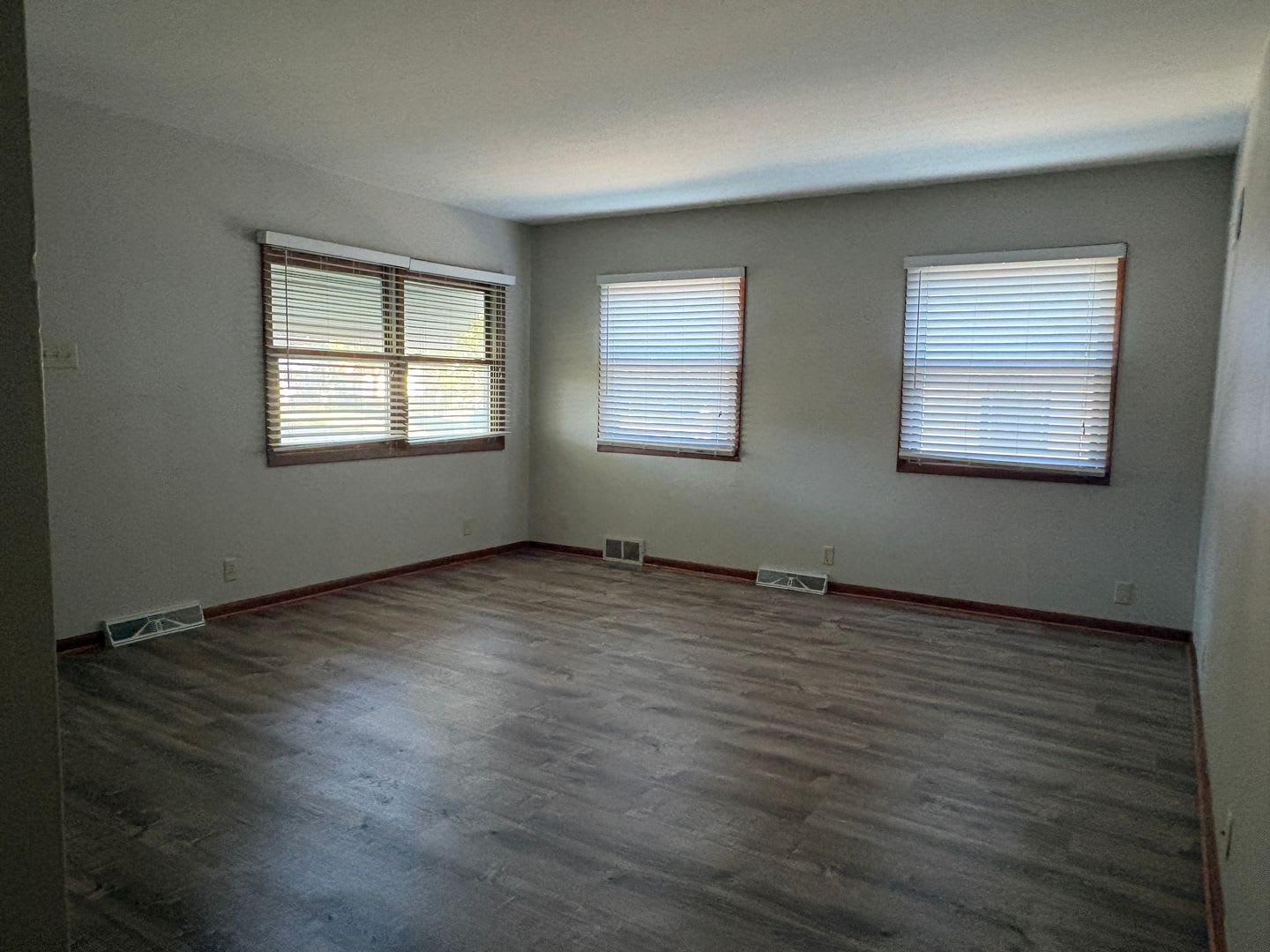 4 Bedroom Single Family – photo 4