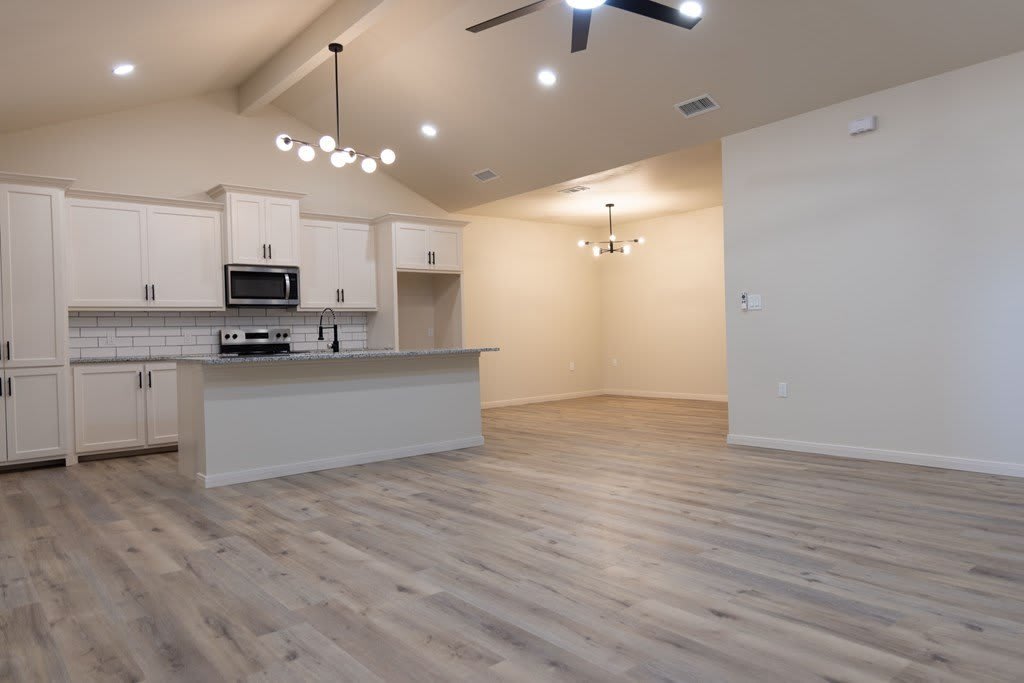 2105 Bryant St – photo 3