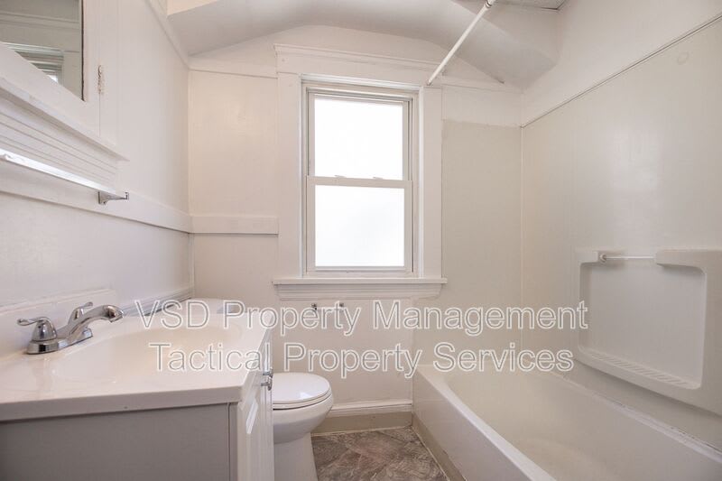 12819 Edmonton Ave – photo 5