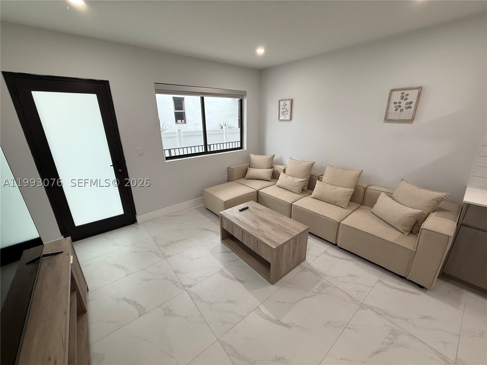 944 Jefferson Ave – photo 4