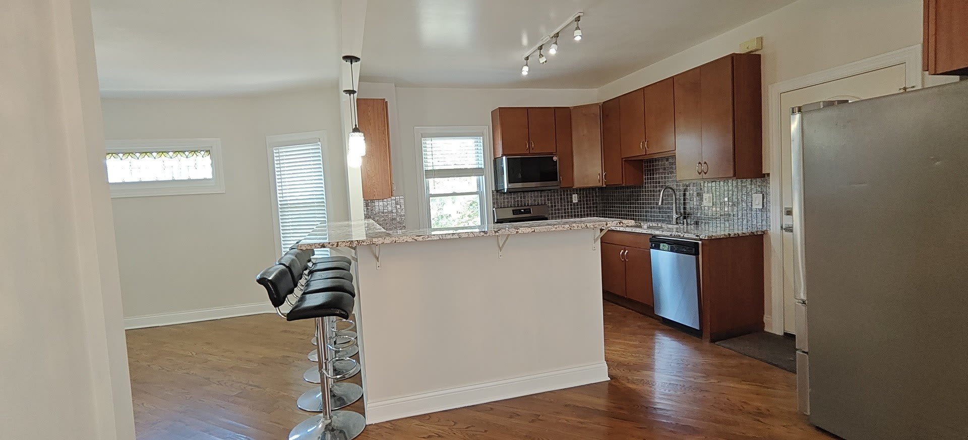 4222 N Laramie Avenue – photo 5