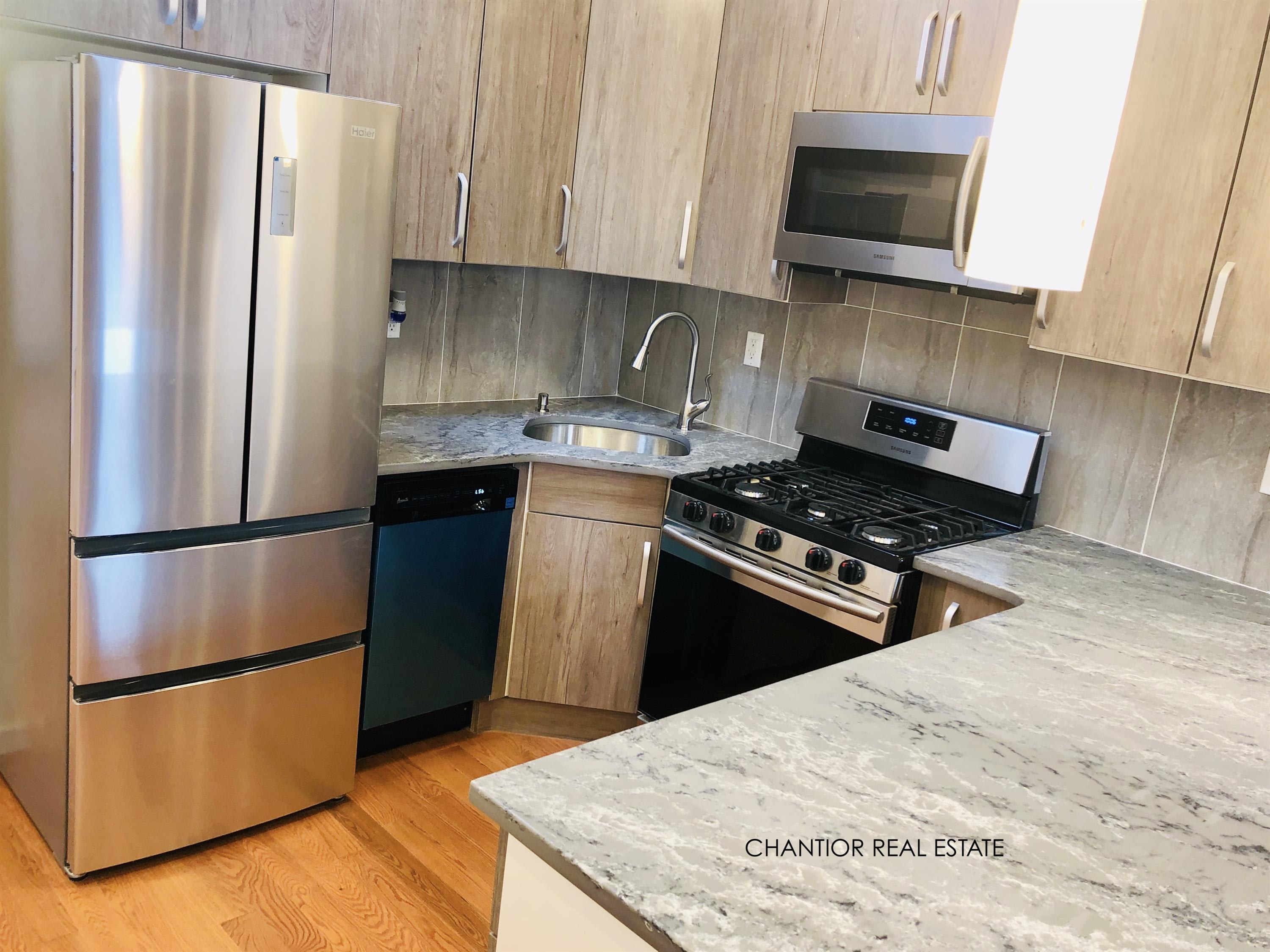 695 Greene Avenue – photo 1