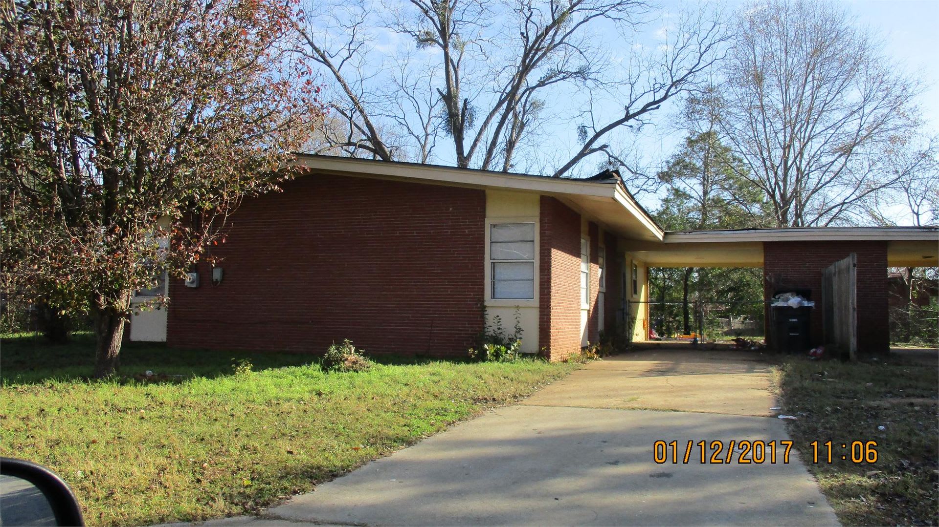 Nice three bedroom one bath – photo 1