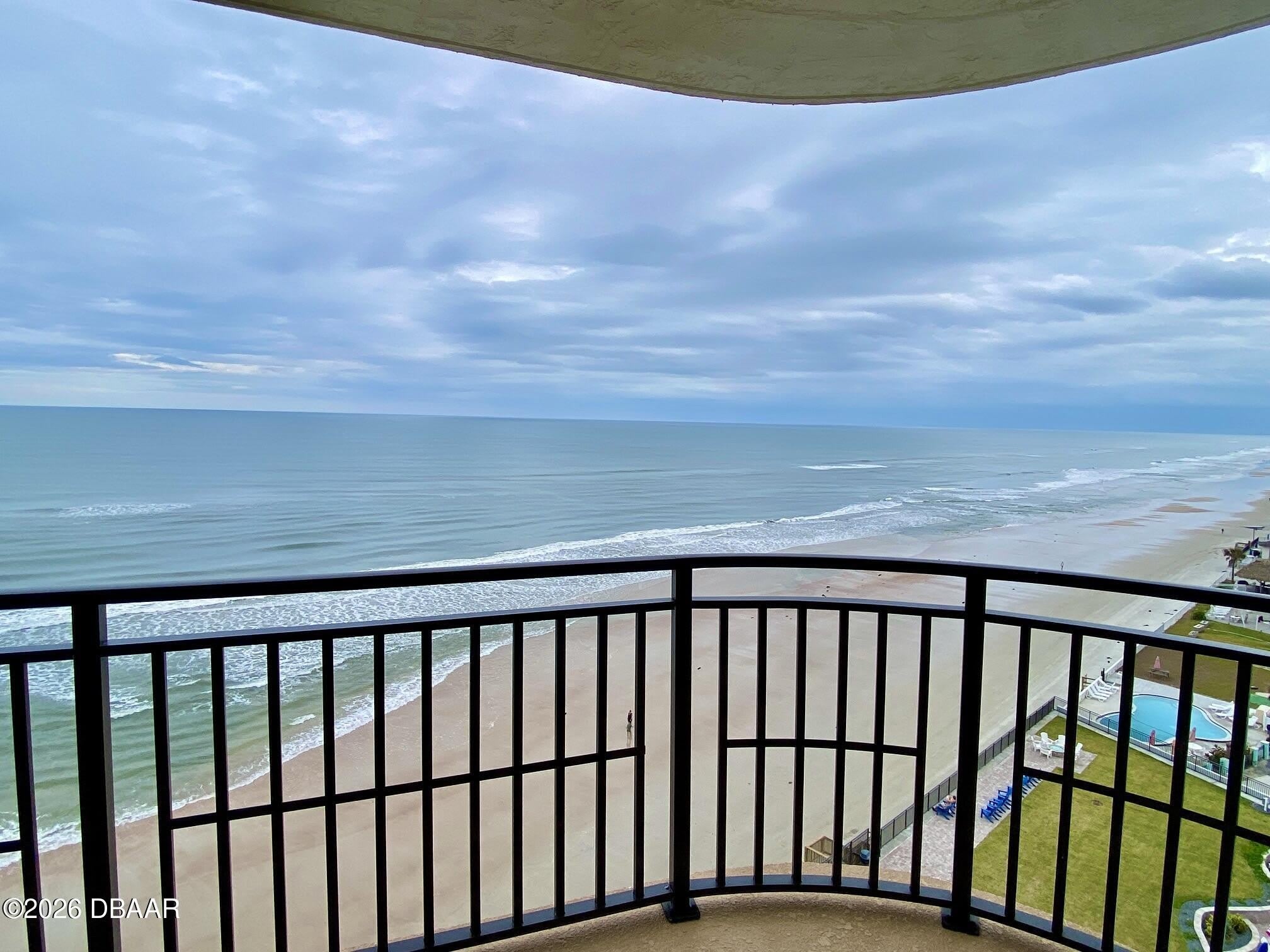 2555 S Atlantic Avenue – photo 4
