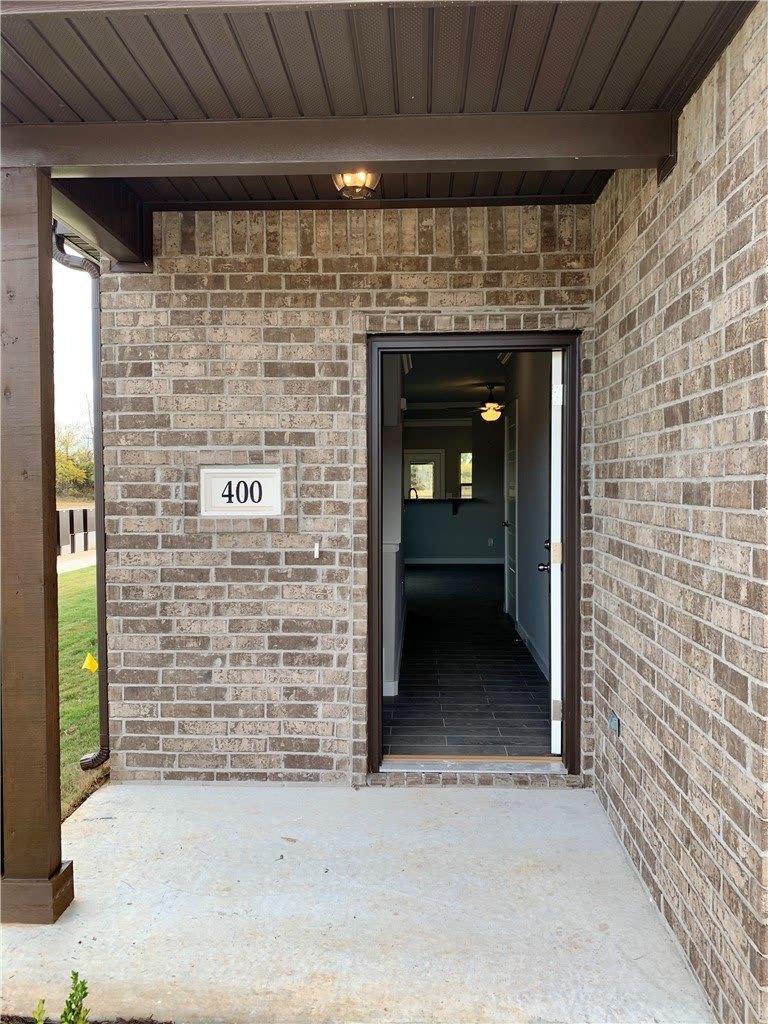 400 Red Robin Street – photo 3