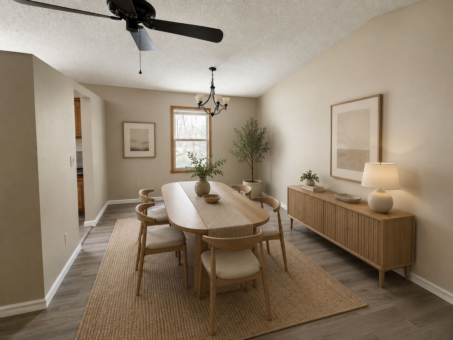 Lovely 4 bedroom home in Northeast Colorado Springs! – photo 3