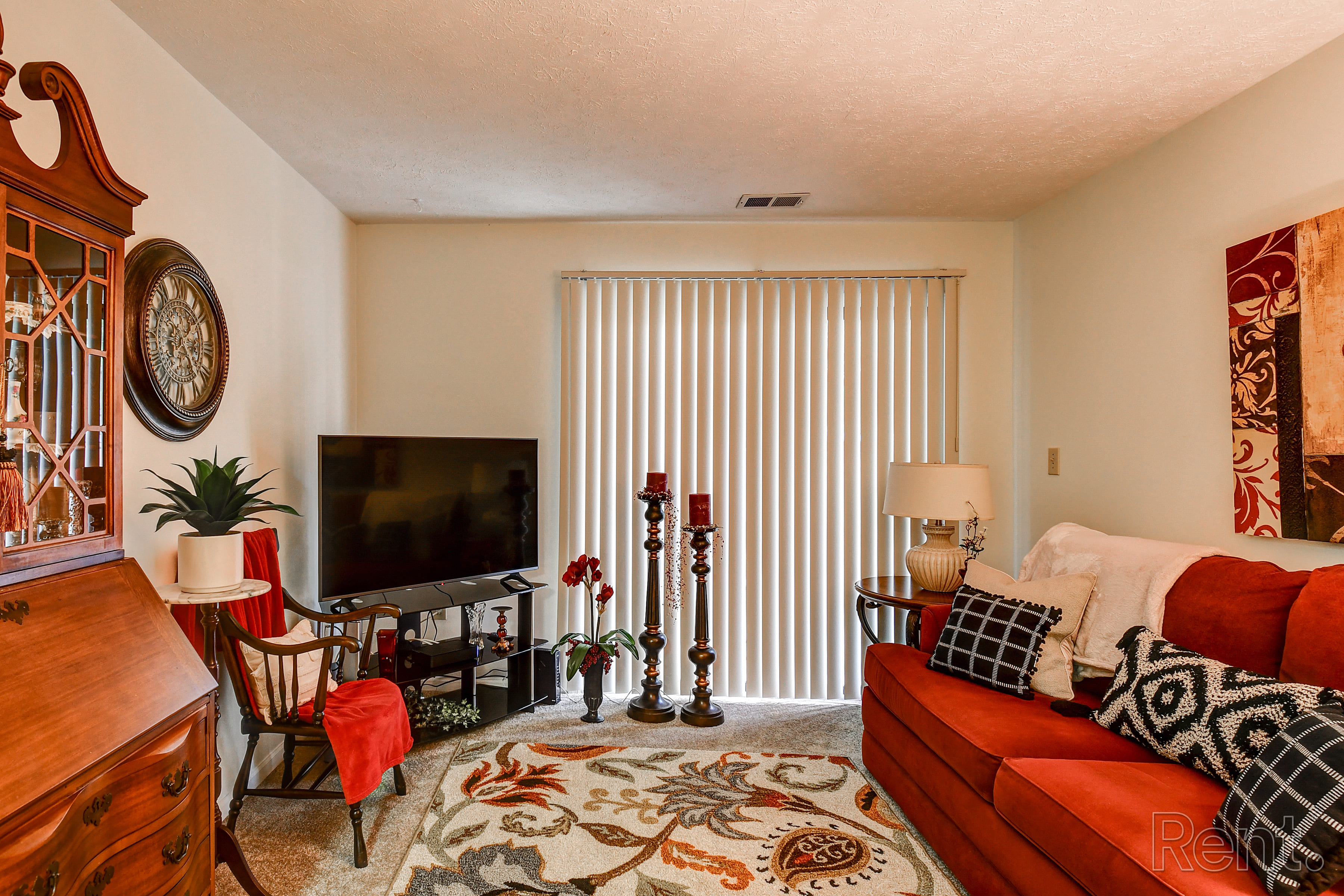 Hickory Knoll Apartments – photo 2