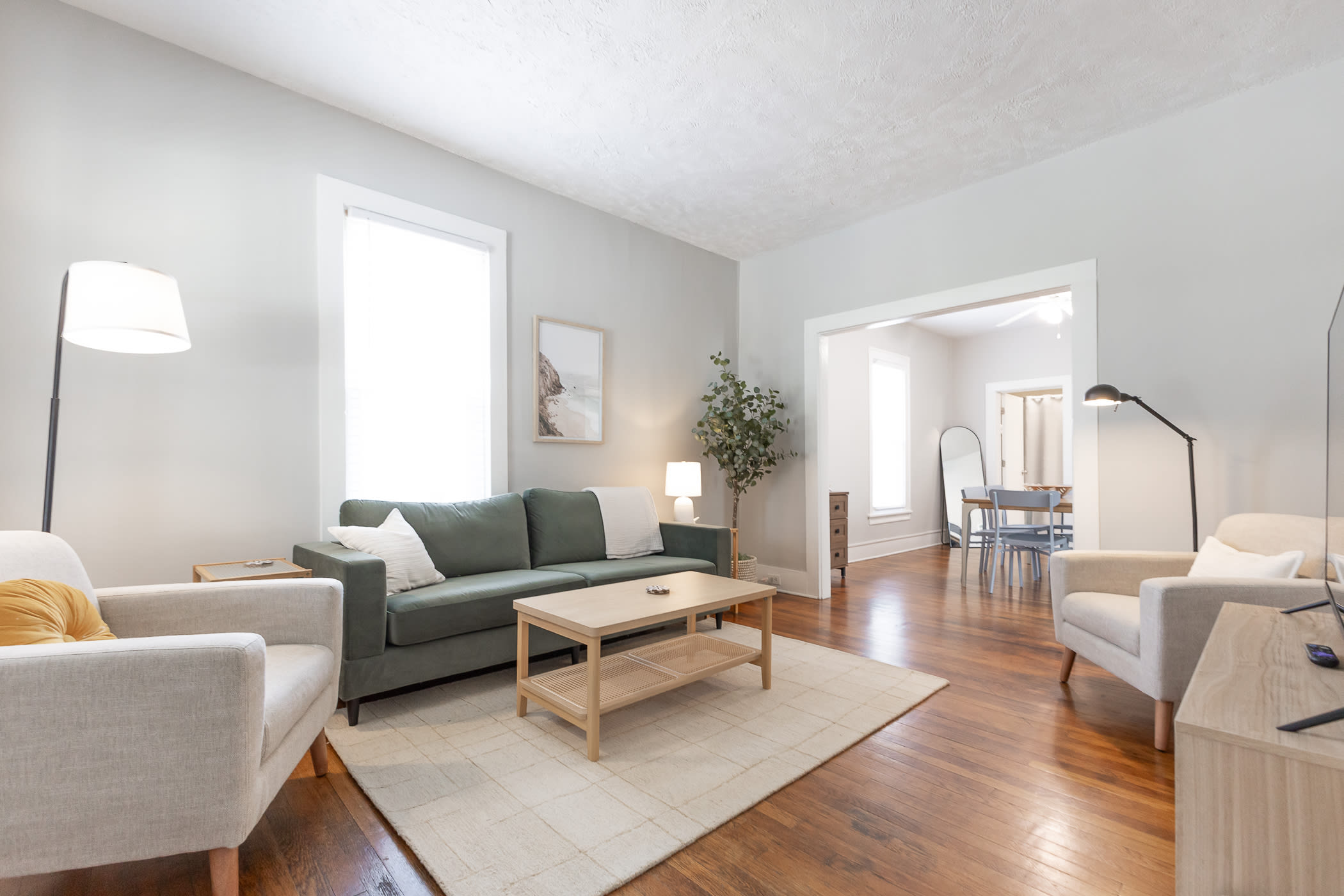 716 Coit Avenue Northeast – photo 3