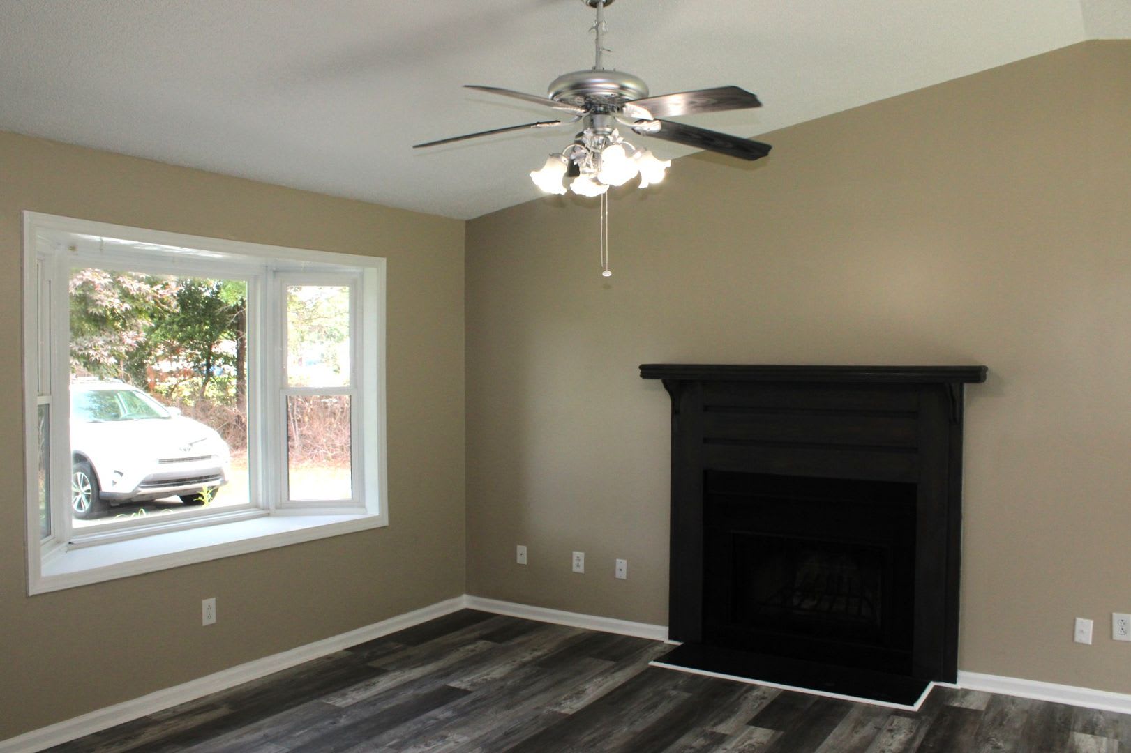 Beautifully renovated home in Newport, NC! – photo 3