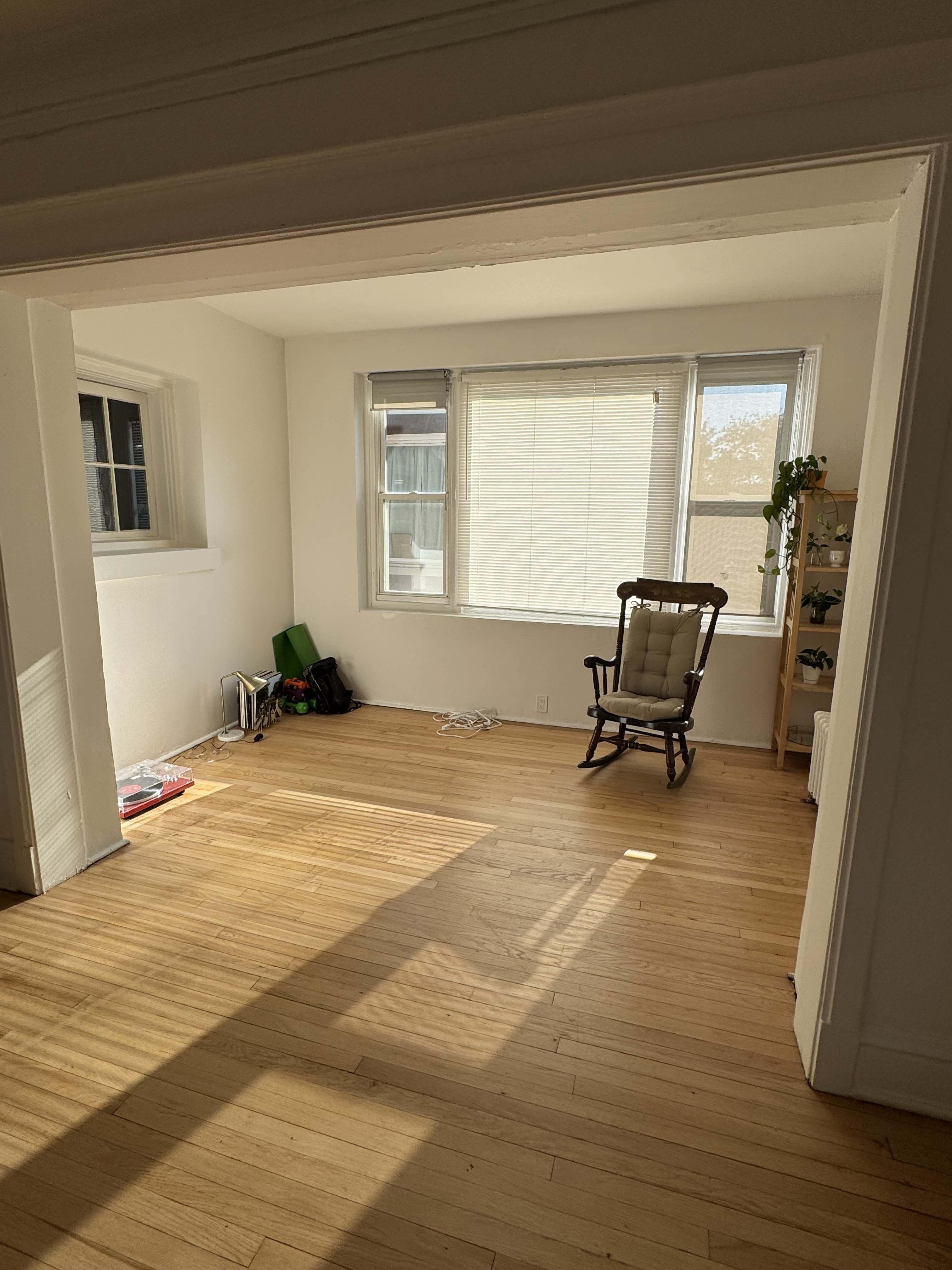 3619 N Pine Grove Ave – photo 2