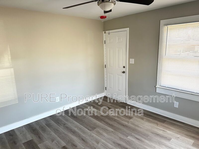 920 Holt St – photo 5