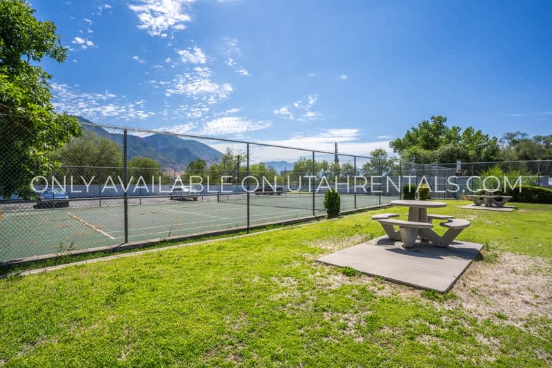 1671 Hickory Ln – photo 4