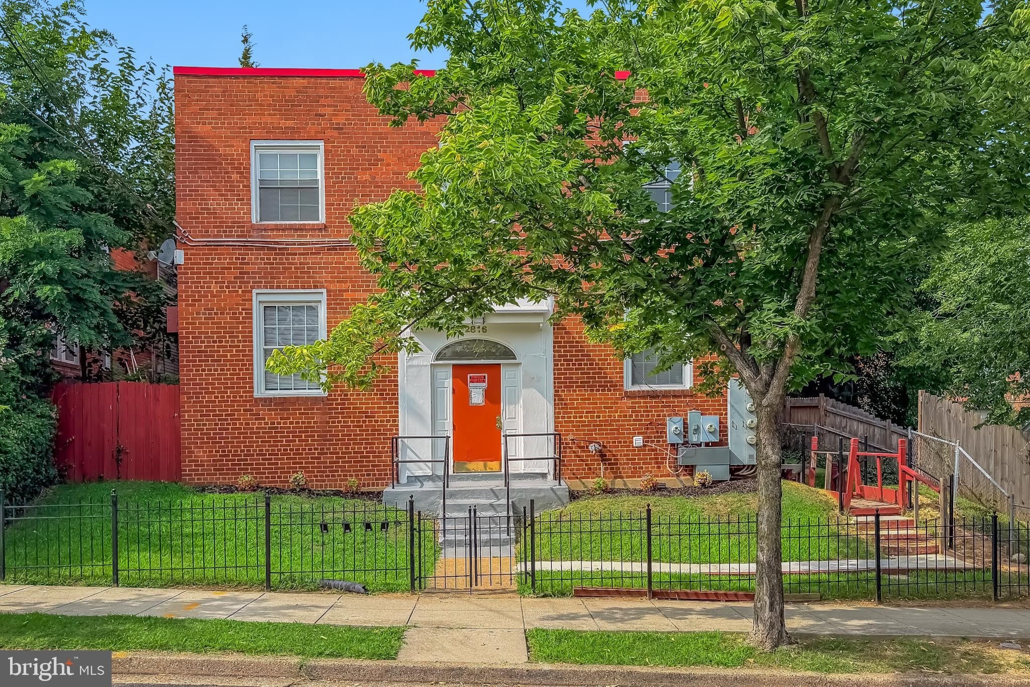 2816 HARTFORD Street SE – photo 1