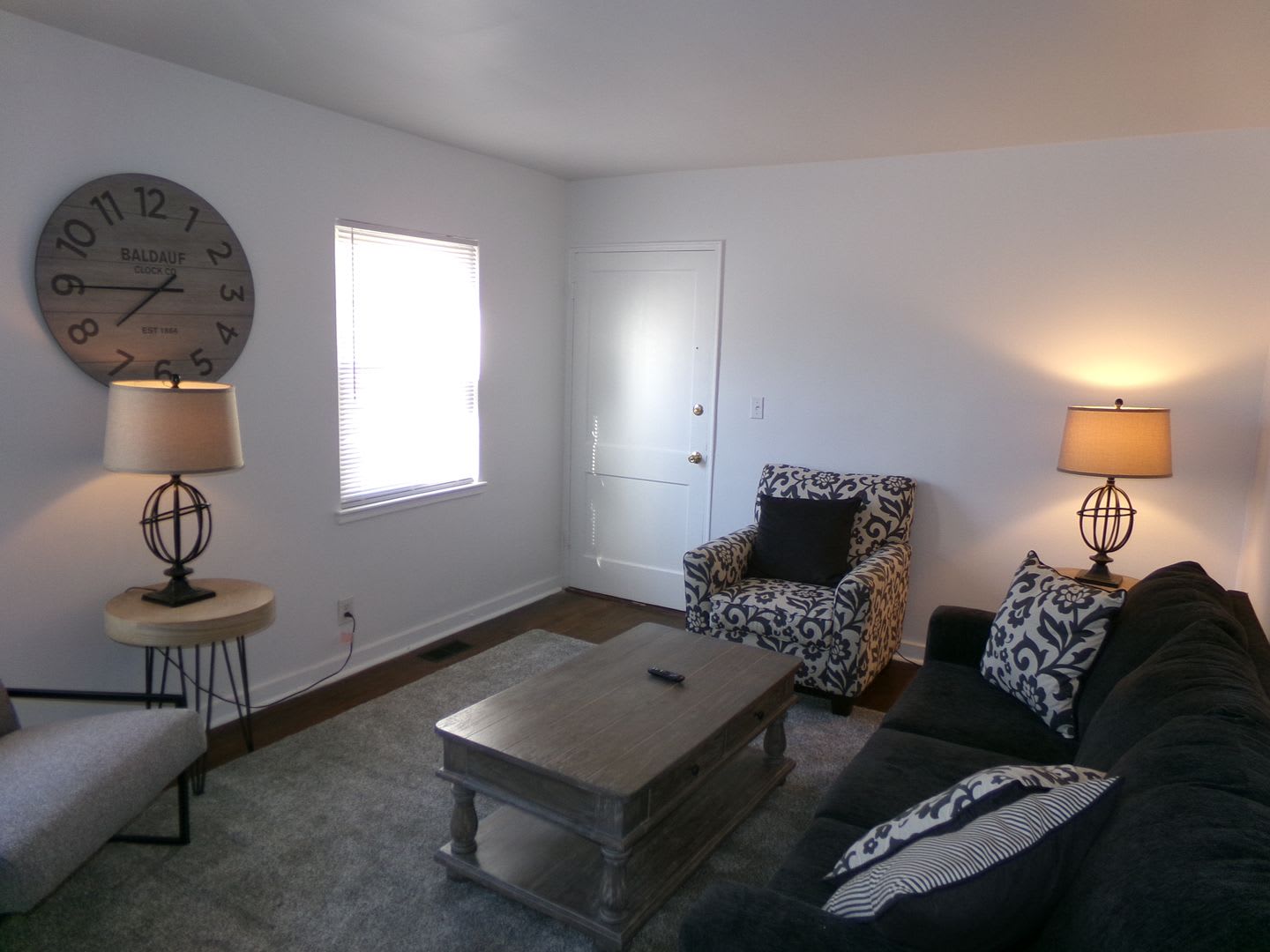 Furnished unit – photo 5