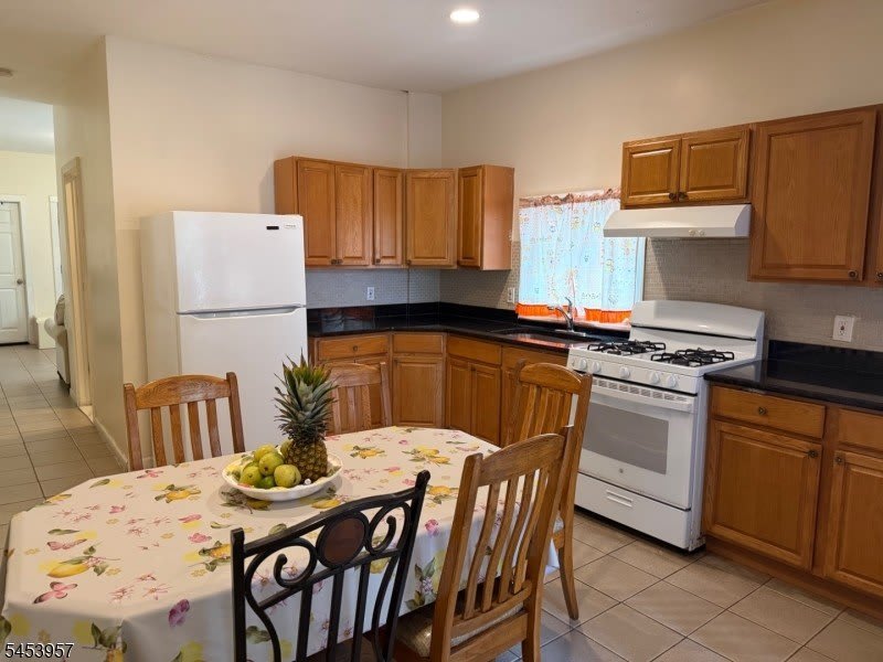 193 Temple St – photo 1