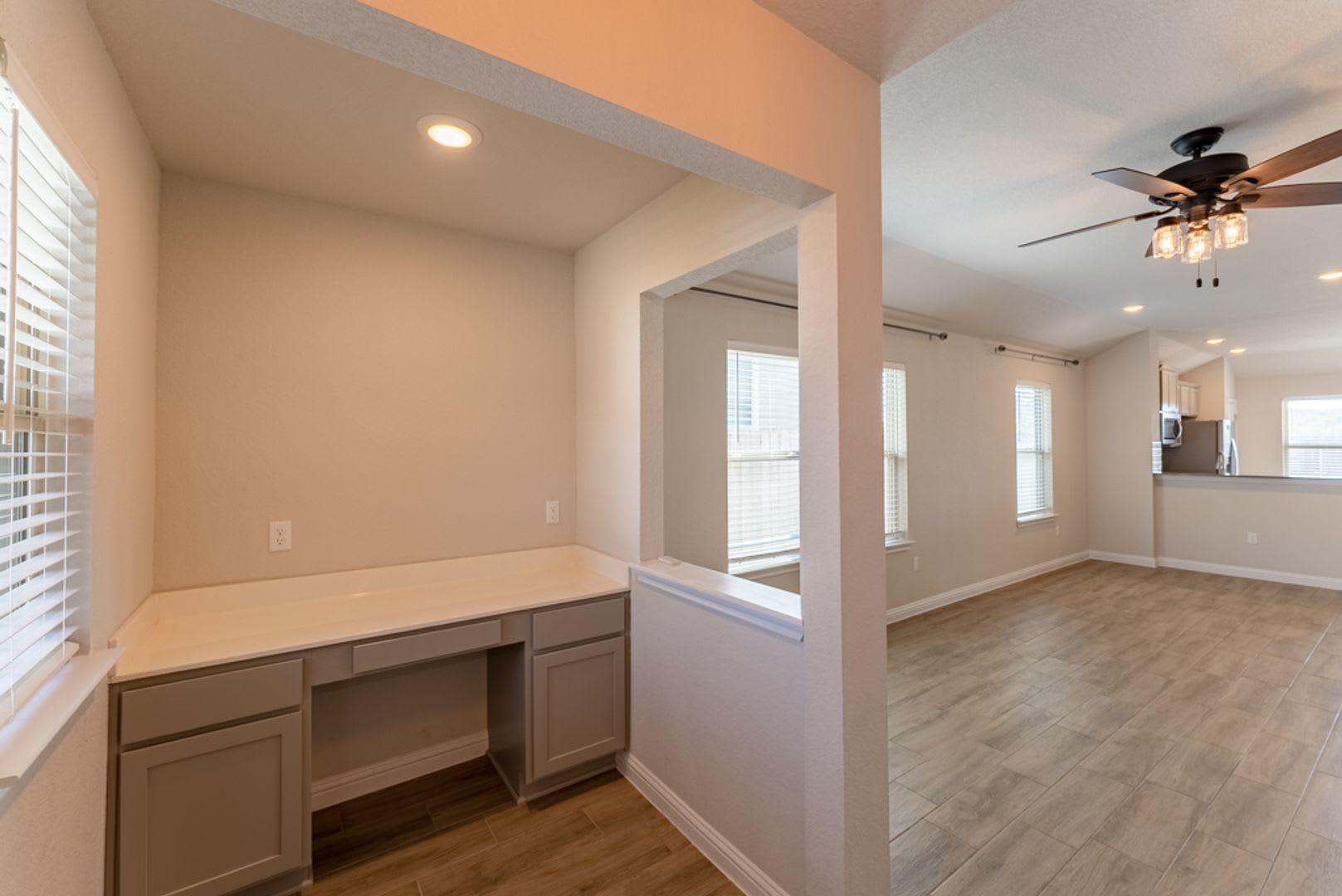 Must see 3 bedroom in South East Austin! – photo 3