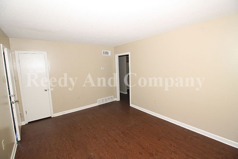 5197 Chantilly Dr – photo 4