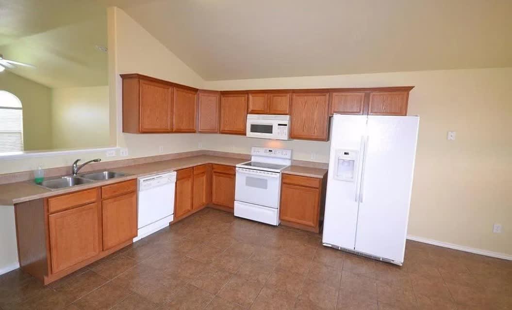 6527 93Rd St – photo 4