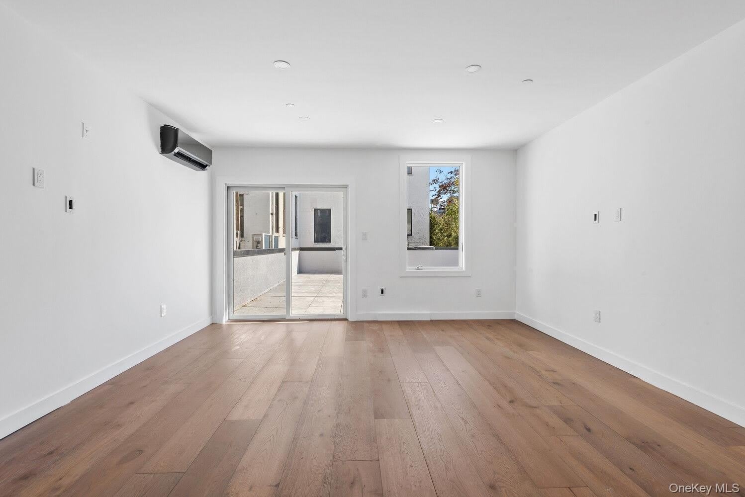 177 SMITH Street – photo 4