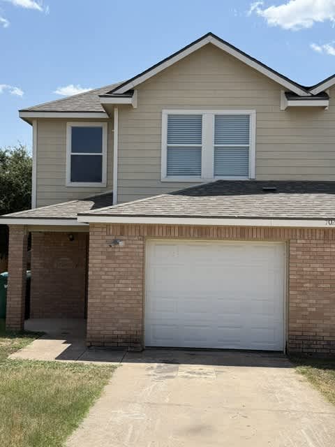 702 Claremont Pkwy – photo 1