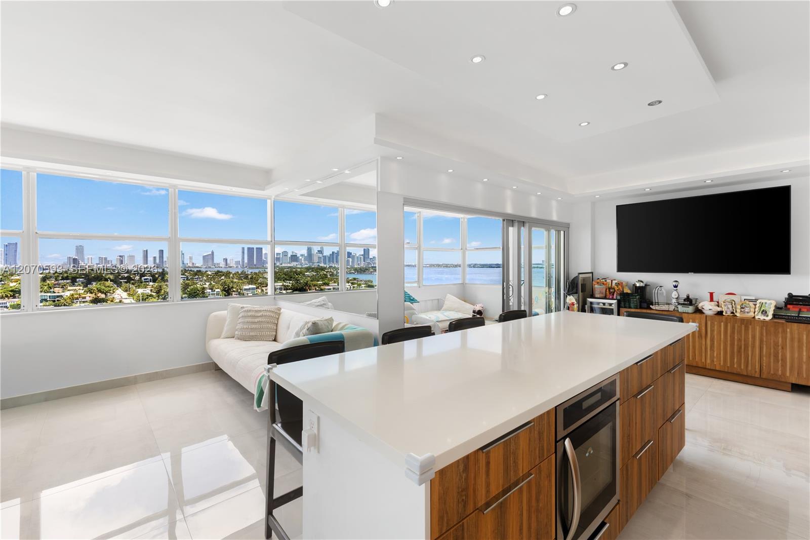 3 Island Avenue – photo 2