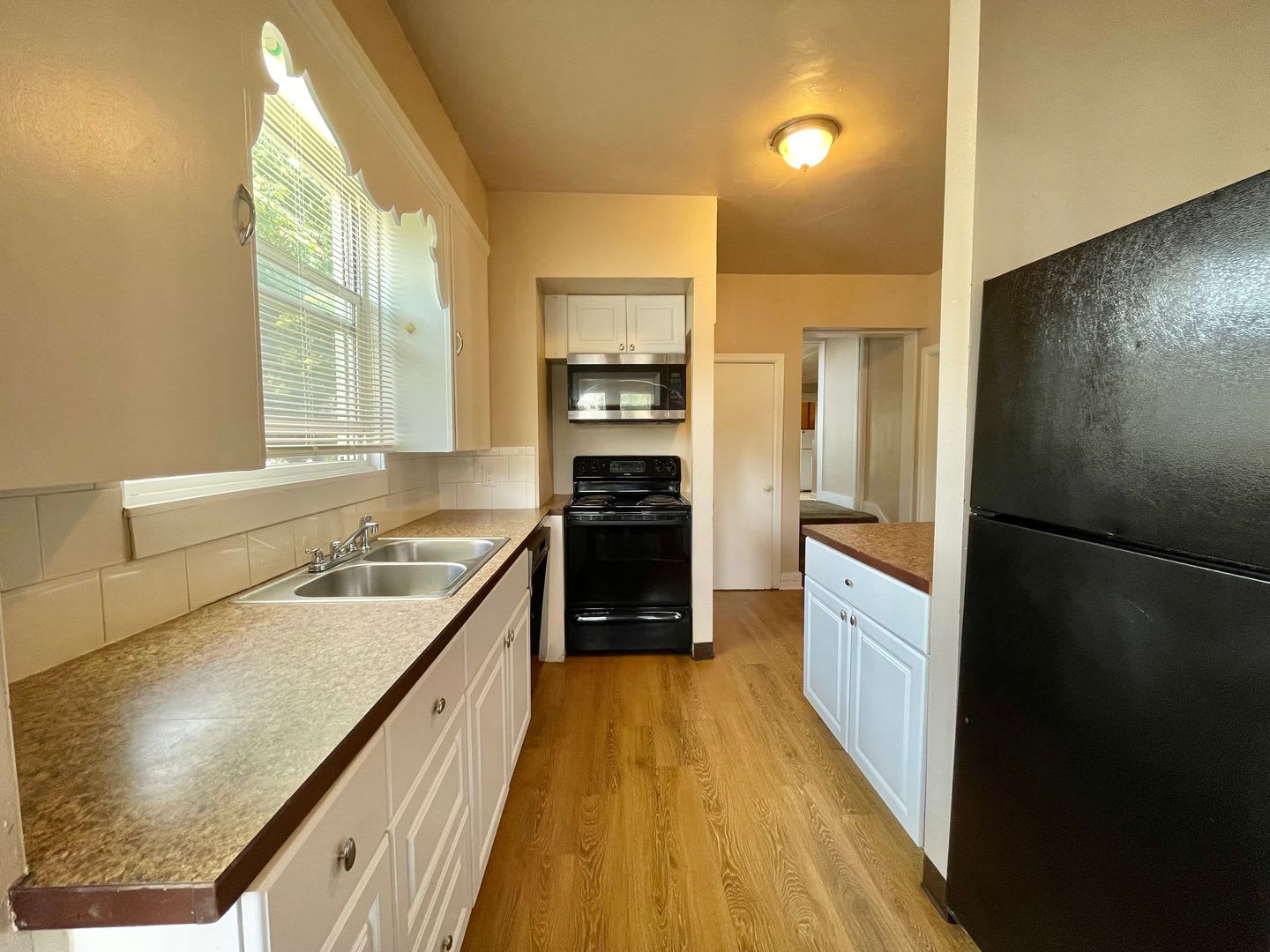 Spacious 8 Bedroom Across From Unc Pre Leasing For May – photo 4
