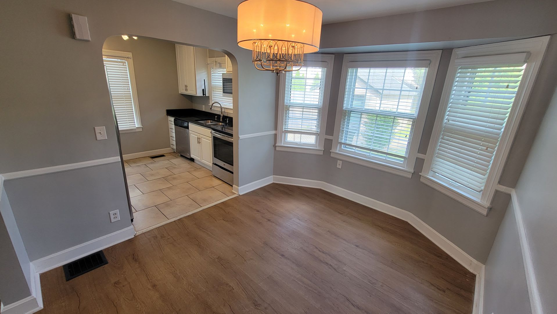 Clean 4 Bedroom With Immense Space In St. Matthews – photo 5