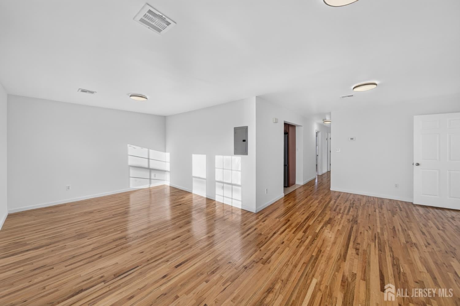 138 Pershing Avenue – photo 3