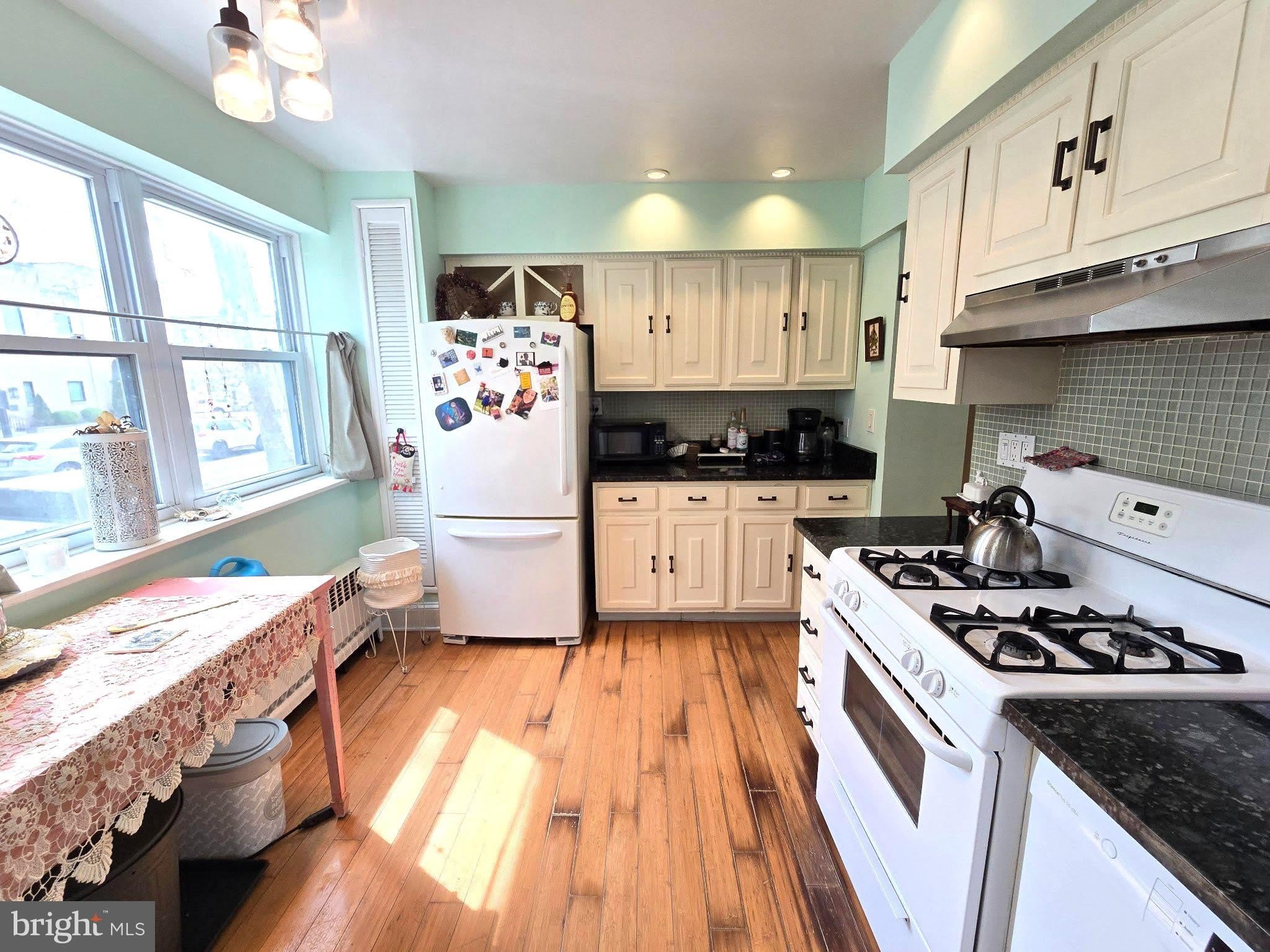1320 S BROAD Street S – photo 4