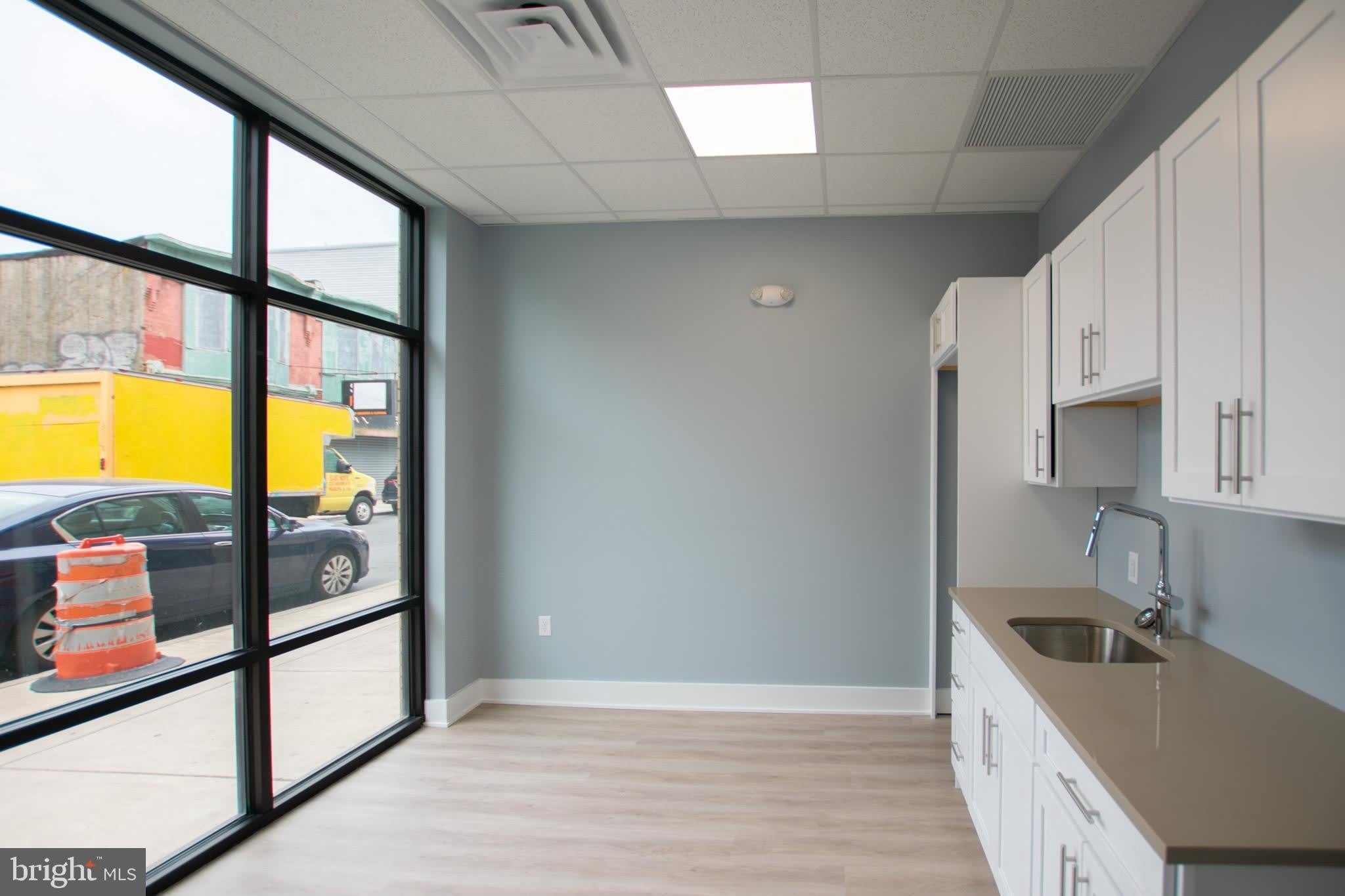 1420 POINT BREEZE Avenue – photo 3